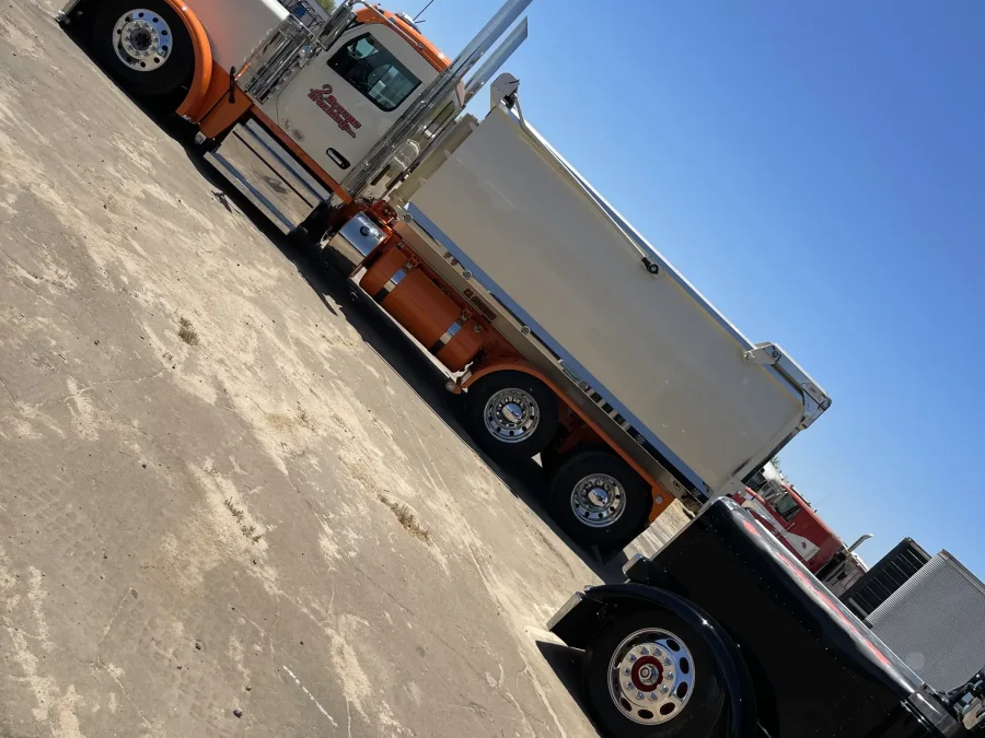 2 Scoops Trucking